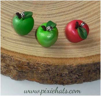 3 mixed colour apple beads