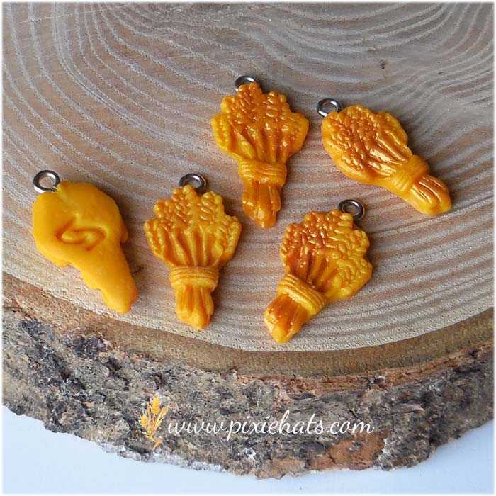 Wheat sheaf beads with Jera rune markings to celebrate the season