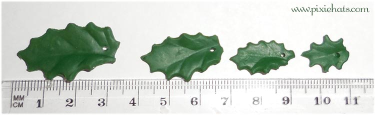 Holly leaf size guide - approximate measurements
