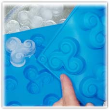 Triskelion celtic symbol - 15 cavity silicone mould